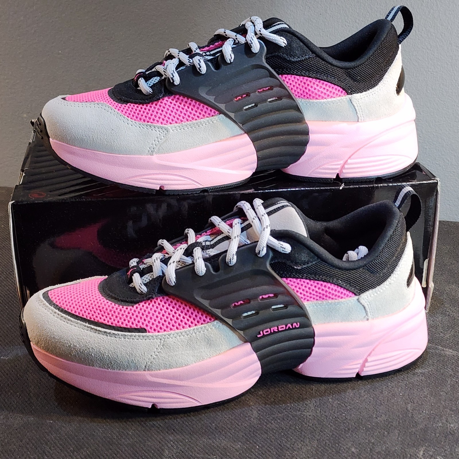 New Air Jordan Trunner O/S Wolf Gray Black Pink Sneakers, Size 10.5 Ib3722-002